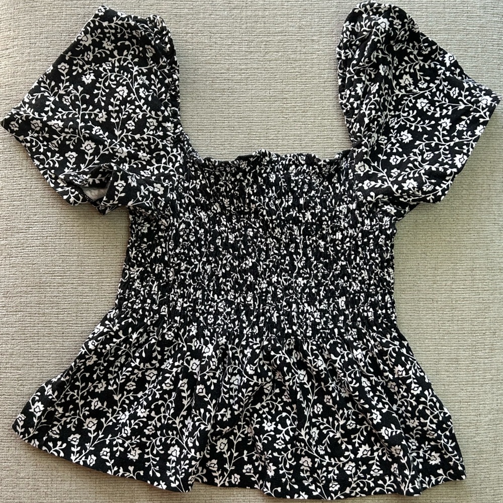 H&M Smocked Top - Black/White floral